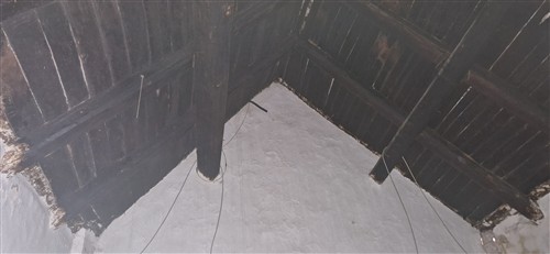 Indipendente, Parzialmente Ristrutturato, con Locale